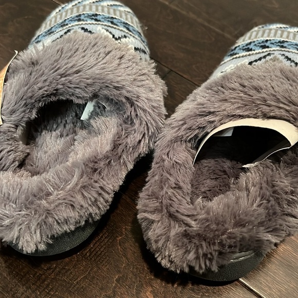 Muk Luks slippers NWT 5-6 - Picture 3 of 5